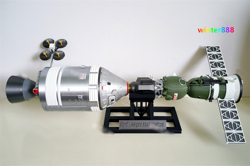 1:48/72 Apollo 18 & Soyuz 19 Manned Spacecraft ASTP Docking Kits