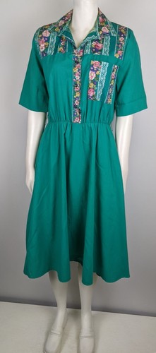Vintage Women's Dress Size 6P Green Floral Print Fit & Flare TAP&CO - Picture 2 of 14