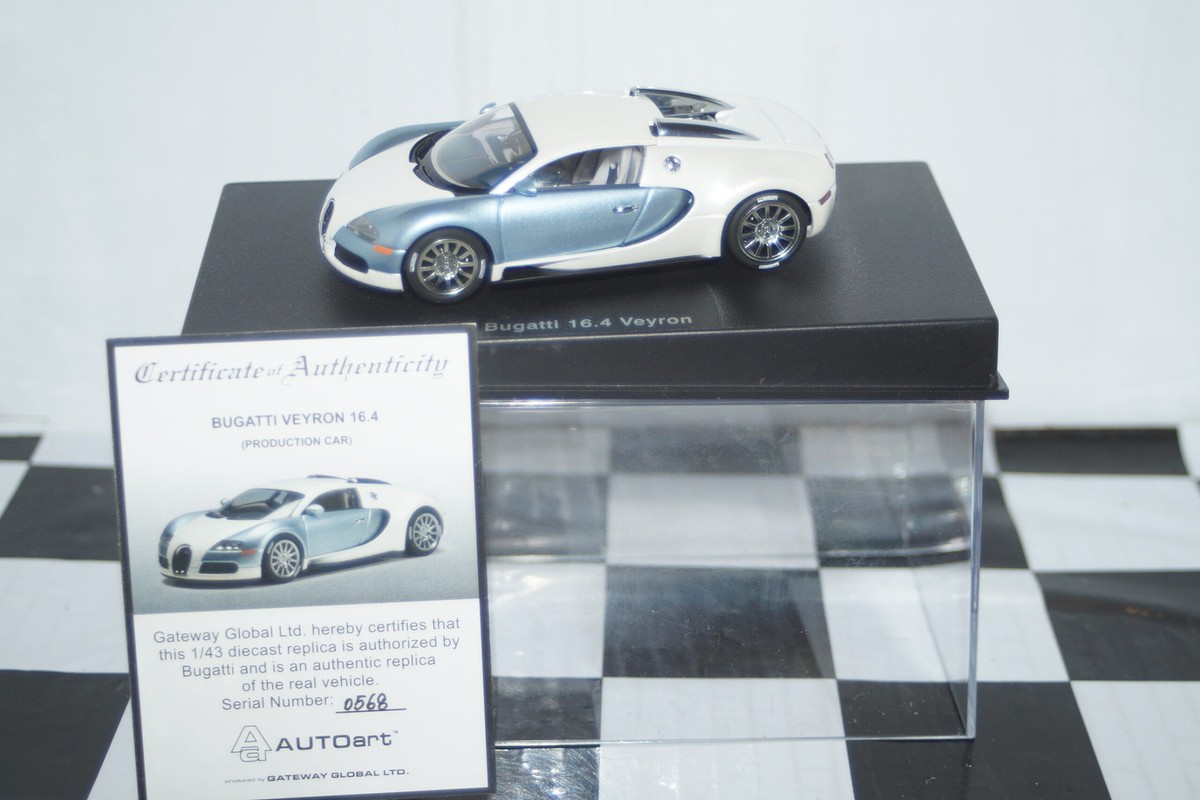 AutoArt Bugatti EB 16.4 Veyron (production car) Pearl/Ice Blue Ref