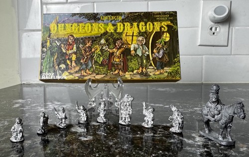 Lot De 32 Figurines Plomb Miniatures – Grenadier, Donjons & Dragons, Années 1980