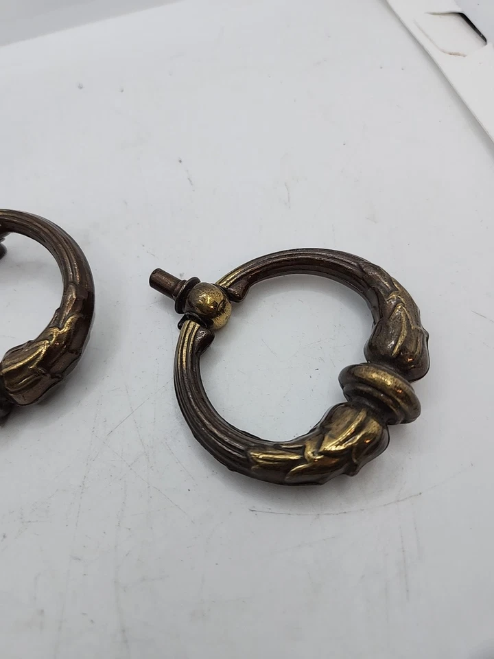 2 ANTIGUOS TEMPRANOS Grandes Tiradores de Cajón de Bronce Sólido Anillo de Gota Tirador Colonial Foto 2 de 3