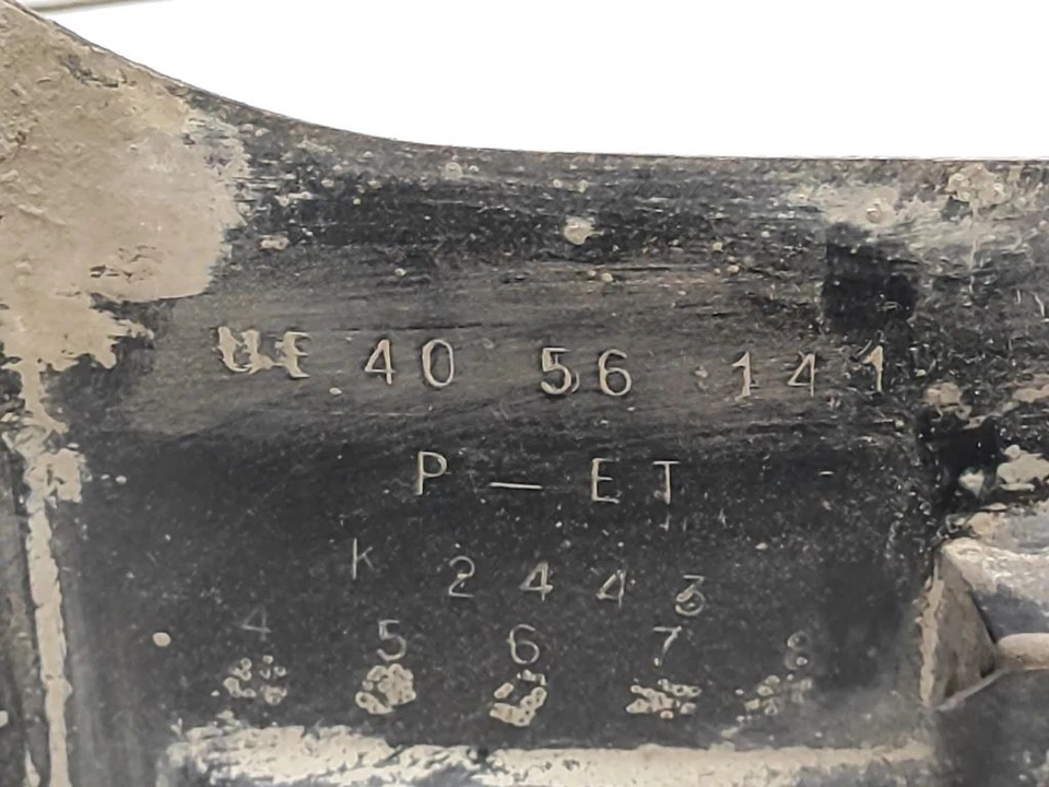 Carcasa del paso de rueda izquierda Mazda B2200 serie B UF 1989 2.2D revestimiento del paso de rueda delantero Foto 3 de 4