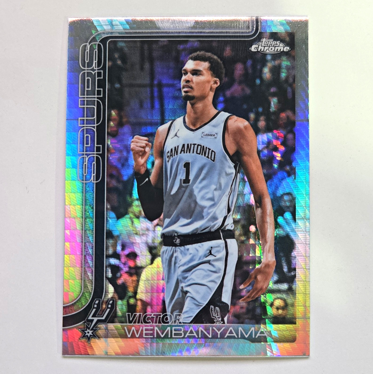 Topps Chrome 2026 Victor Wembanyama Spurs #22 Chrome Update Prism Refractor