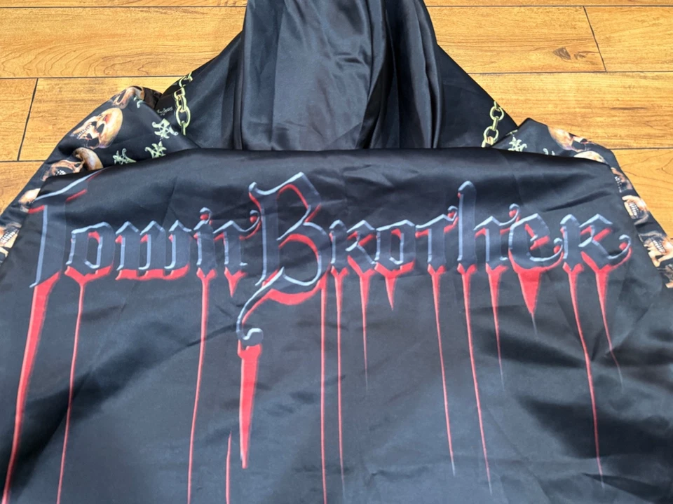 🖤 Capa con Capucha Reversible Gótica Pesada - Diseño Calavera y Cruz - Juegos con disfraces Vampiro Foto 4 de 4