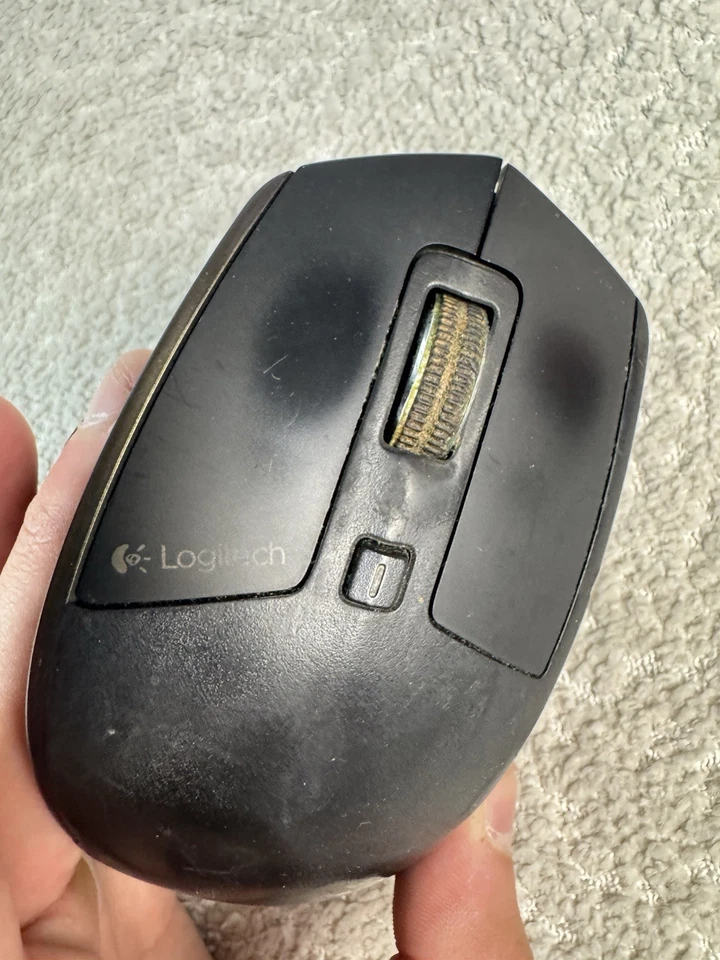 Logitech MX Master Wireless Mouse - No USB Dongle Black/Gold - Image 2 of 4