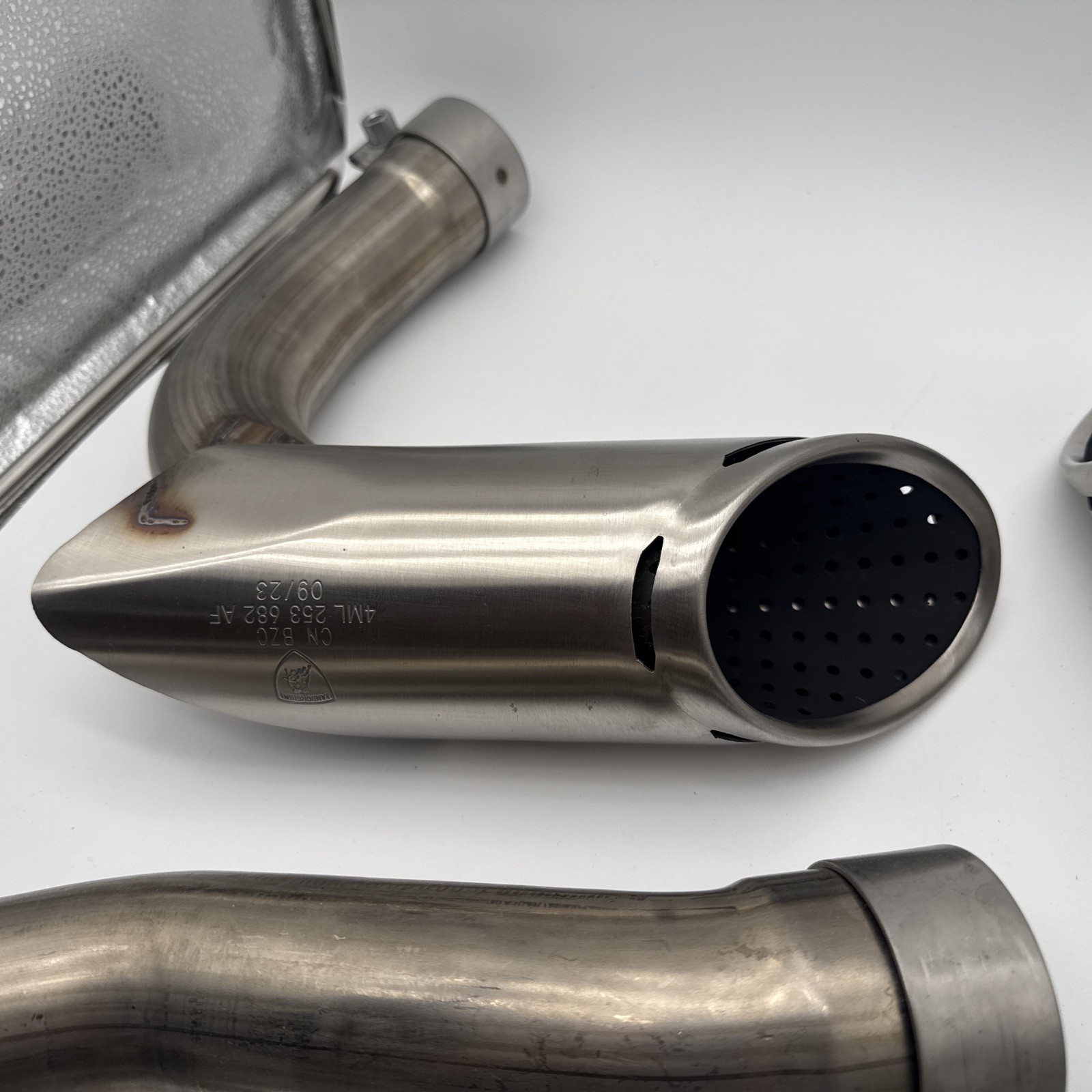 Lamborghini Urus Stainless Steel Exhaust Tips 4ML253681AG/AF 4ML253682AG/AF OEM