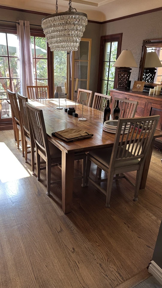 Mesa de granja con 8 sillas. Hermosa mesa de madera. Asientos 8 Foto 4 de 4