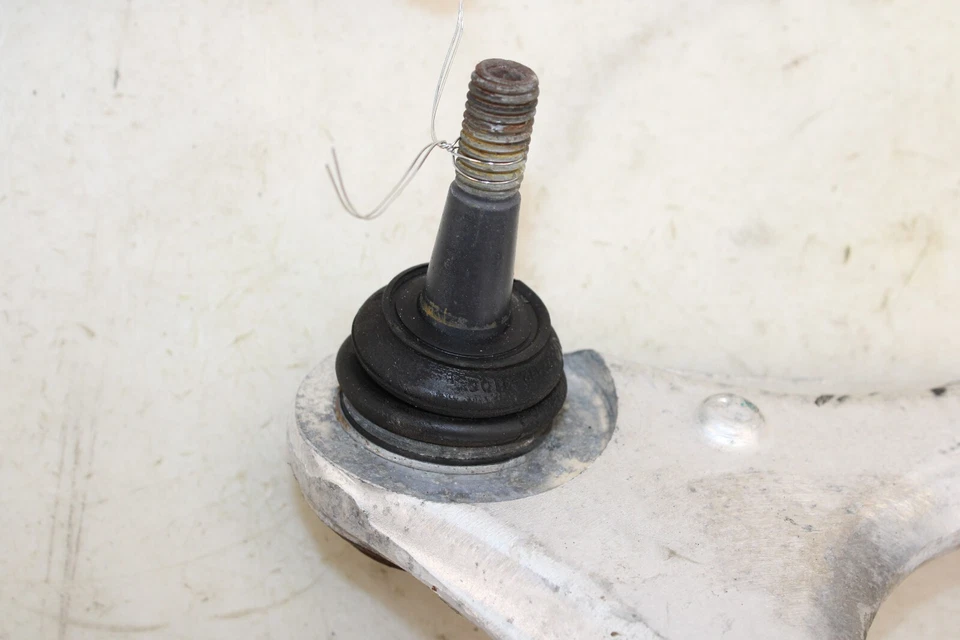 2007-2010 Saturn Sky Rear Left Partial Control Arm Set OEM KL79 - Image 4 of 4