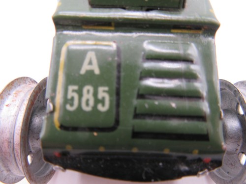 Vintage Arnold A585 Tin Tank Missing tank treads 3 1/2 long - Picture 6 of 13