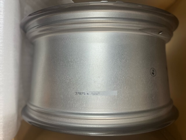 New/unused Ferrari California T Rear Wheel PN303335