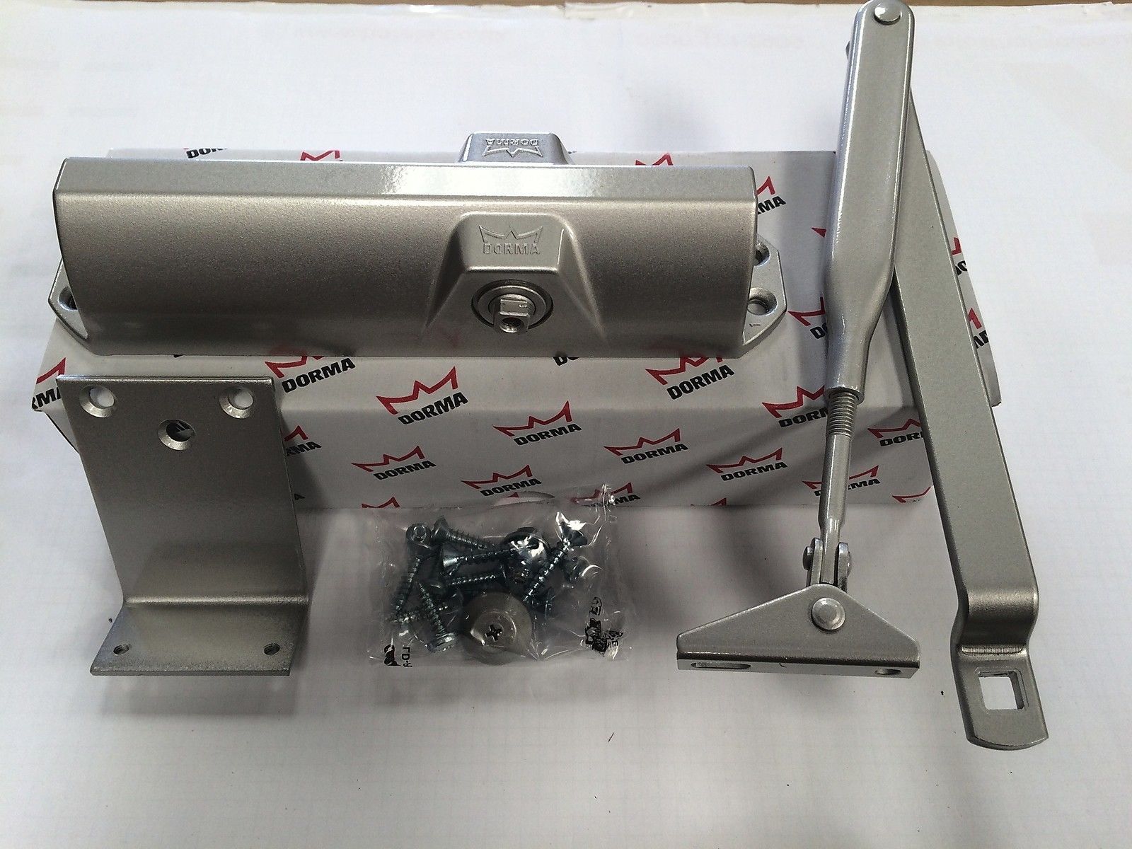 Dorma Door Closer TS68 EN24 & standard arm EN 1154 (66400301) Silver