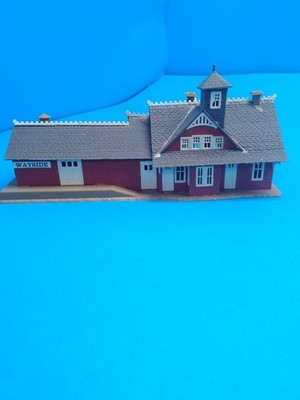 n scale Pola Erie passenger/freight train station