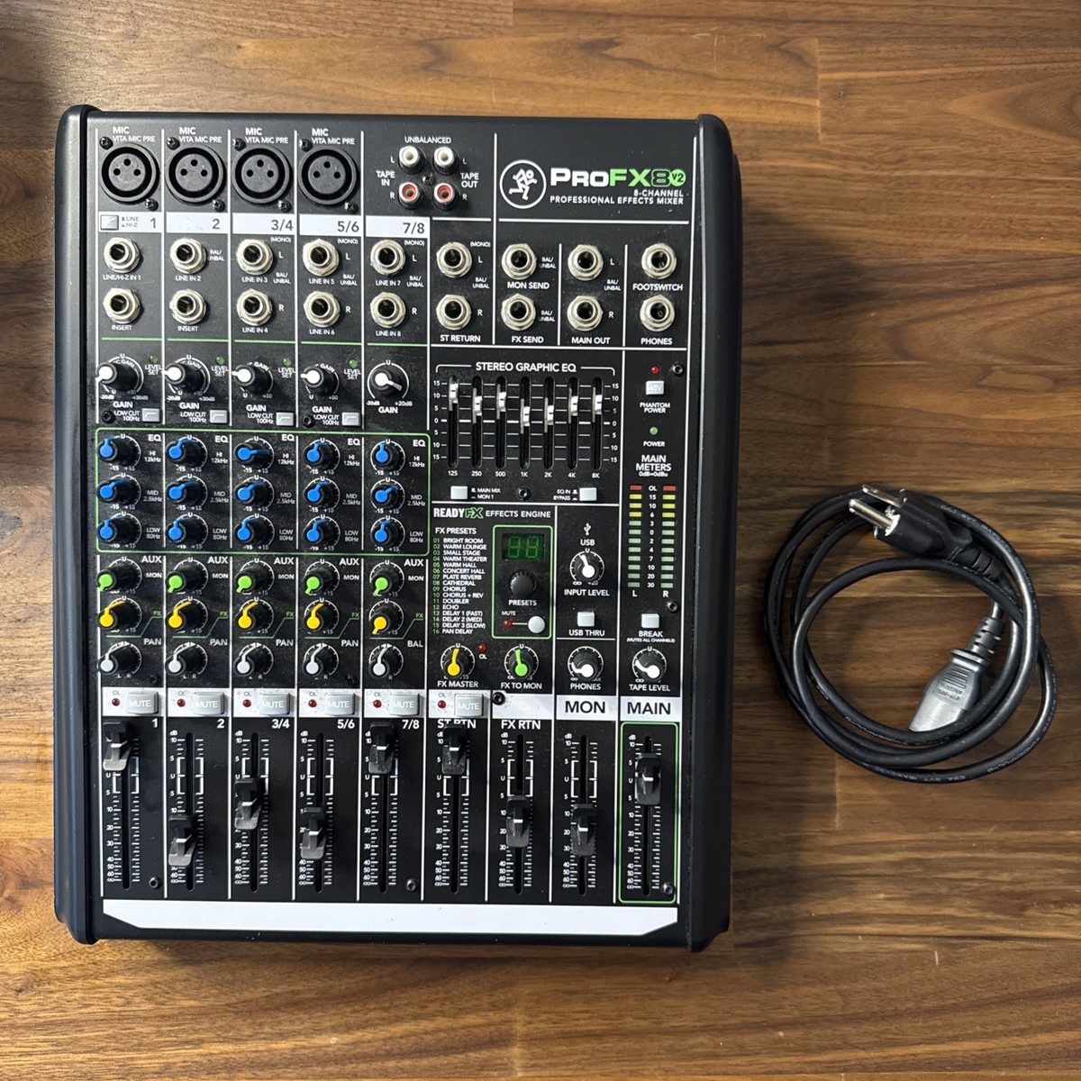 Mackie PROFX8 V2 8チャンネルミキサー Mackie ProFX8v2 8-channel mixer — with effects and USB