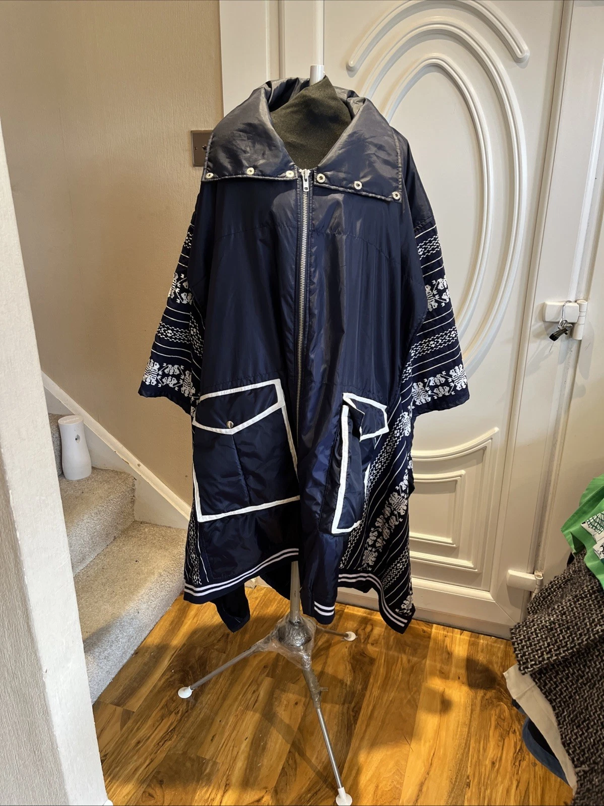 Jonny Cota Studio Avant Garde Poncho Jacket One Size Oversized Kimono Sleeve
Opens in a new window o