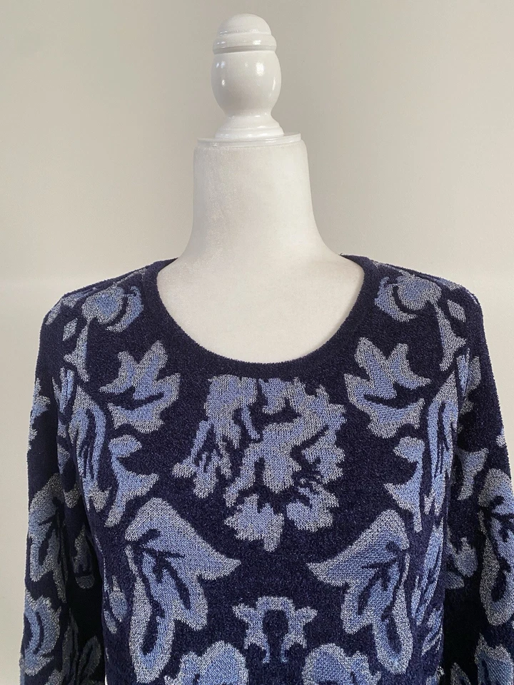 Suéter para mujer Chico's tejido azul LS talla 1 Foto 3 de 4