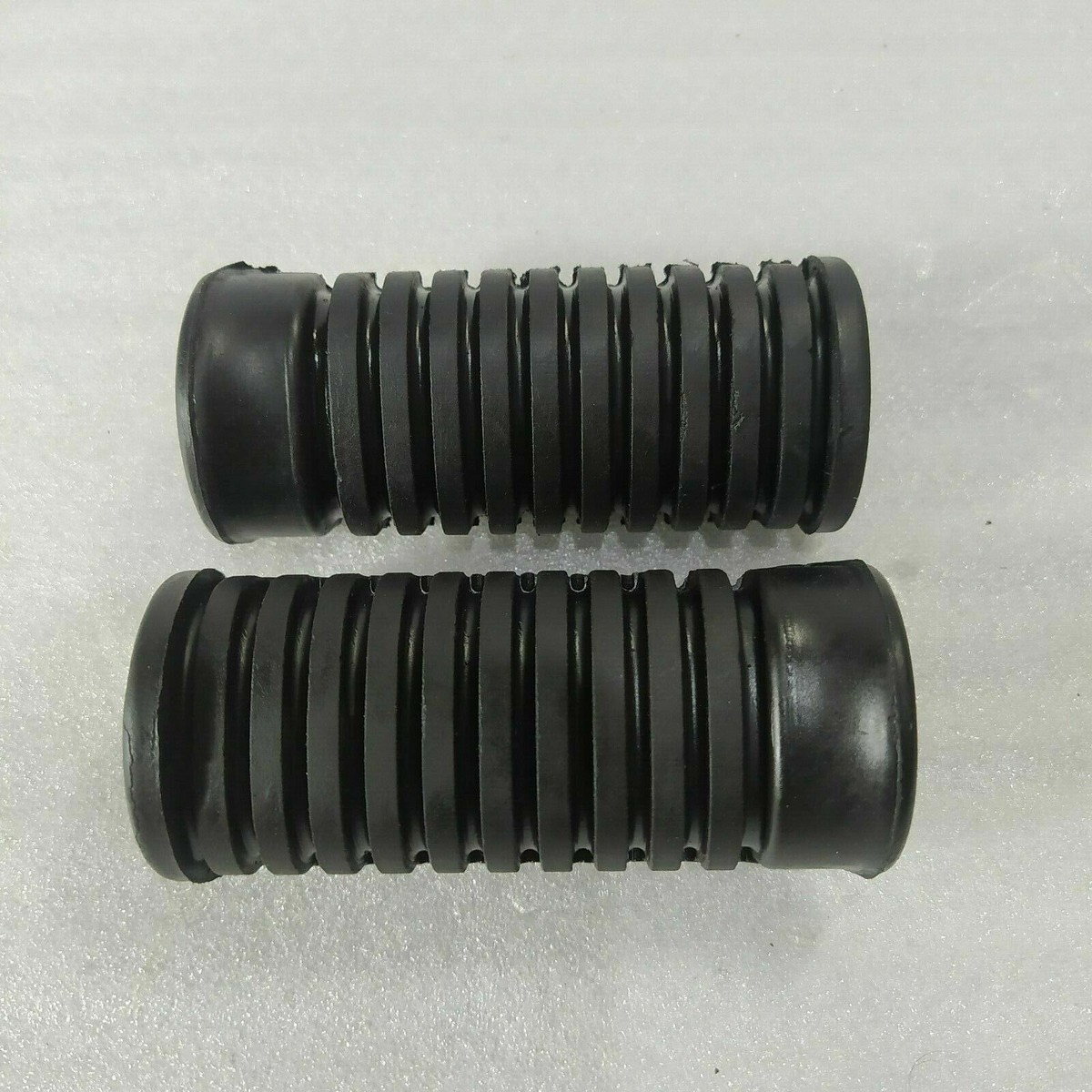 Repose-pieds Honda – Caoutchouc Noir – Pour C50, C70, C90, CT70, ST50