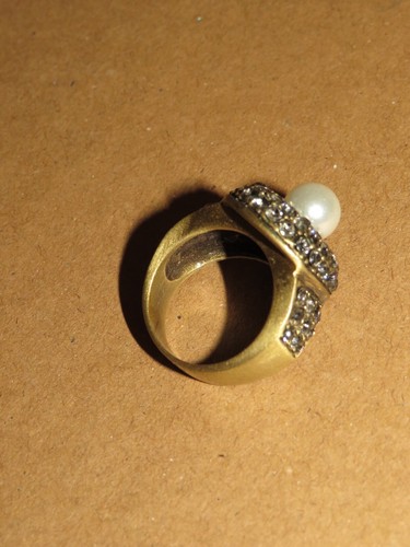 HEIDI DAUS Bronze Tone Pave Rhinestone Faux Pearl Dome Ring SZ 6.5 to 7 NEW - Picture 2 of 4