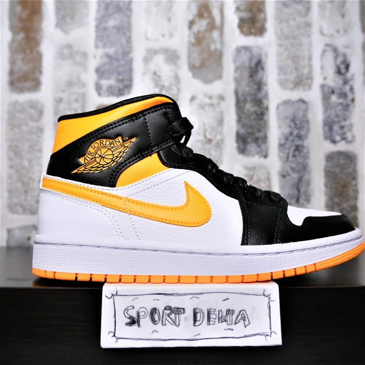 Nike Air Jordan 1 Mid Laser Orange Black Women's sz 7 CV5276 Nike Air Jordan 1 Mid Laser Orange Black Women's sz 7 CV5276