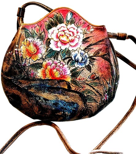 Vintage Jane Yoo hand painted signed leatherbelt wearable art OOAK EUC Vtg Jane Yoo Womens S/M Wearable Art Handpainted Signed  main image 4