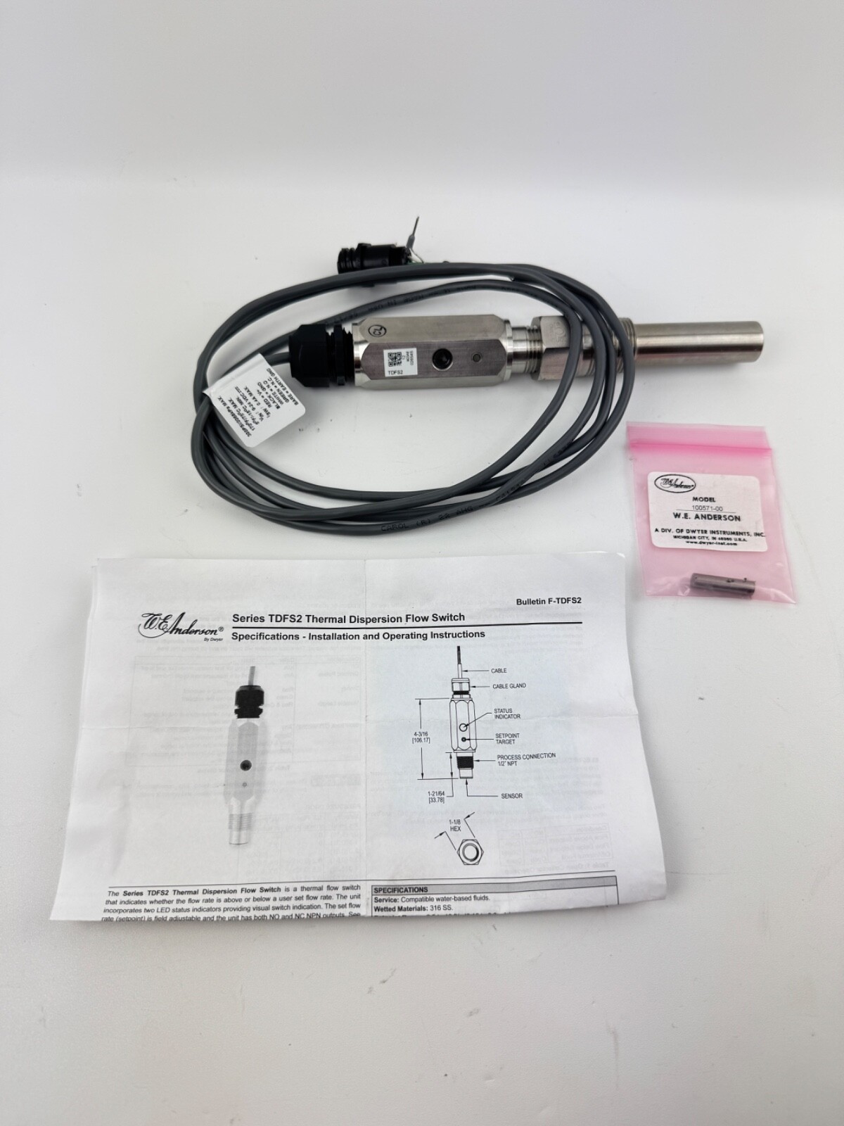 Dwyer TDFS2-1-P-06 Thermal Dispersion Flow Switch 100791-00 w/ Omega S.S. 304