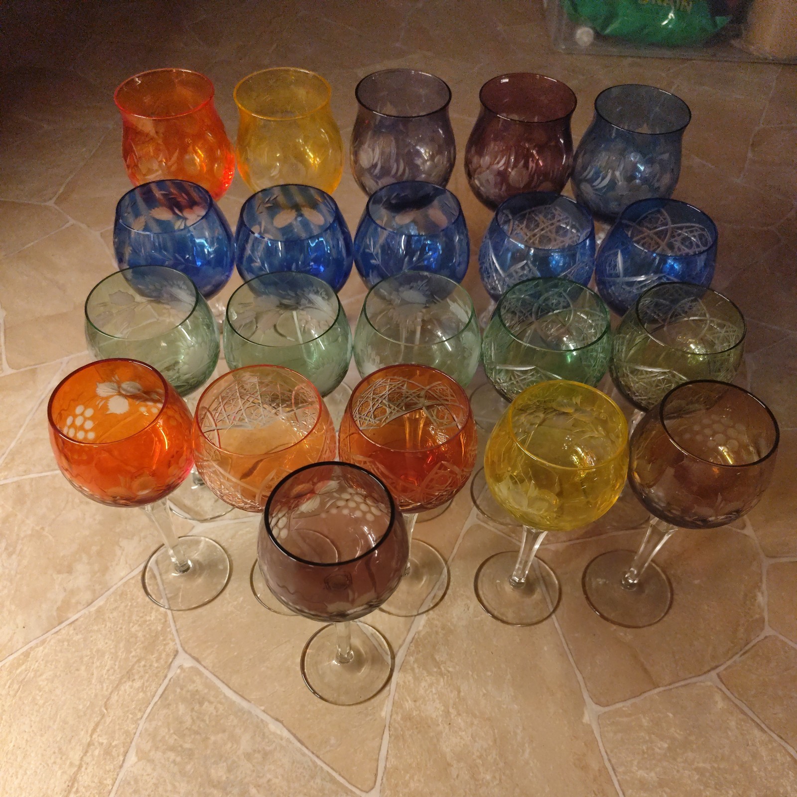 Kristallgläser Römergläser Weingläser verschiedene Farben Vintage 21x Top