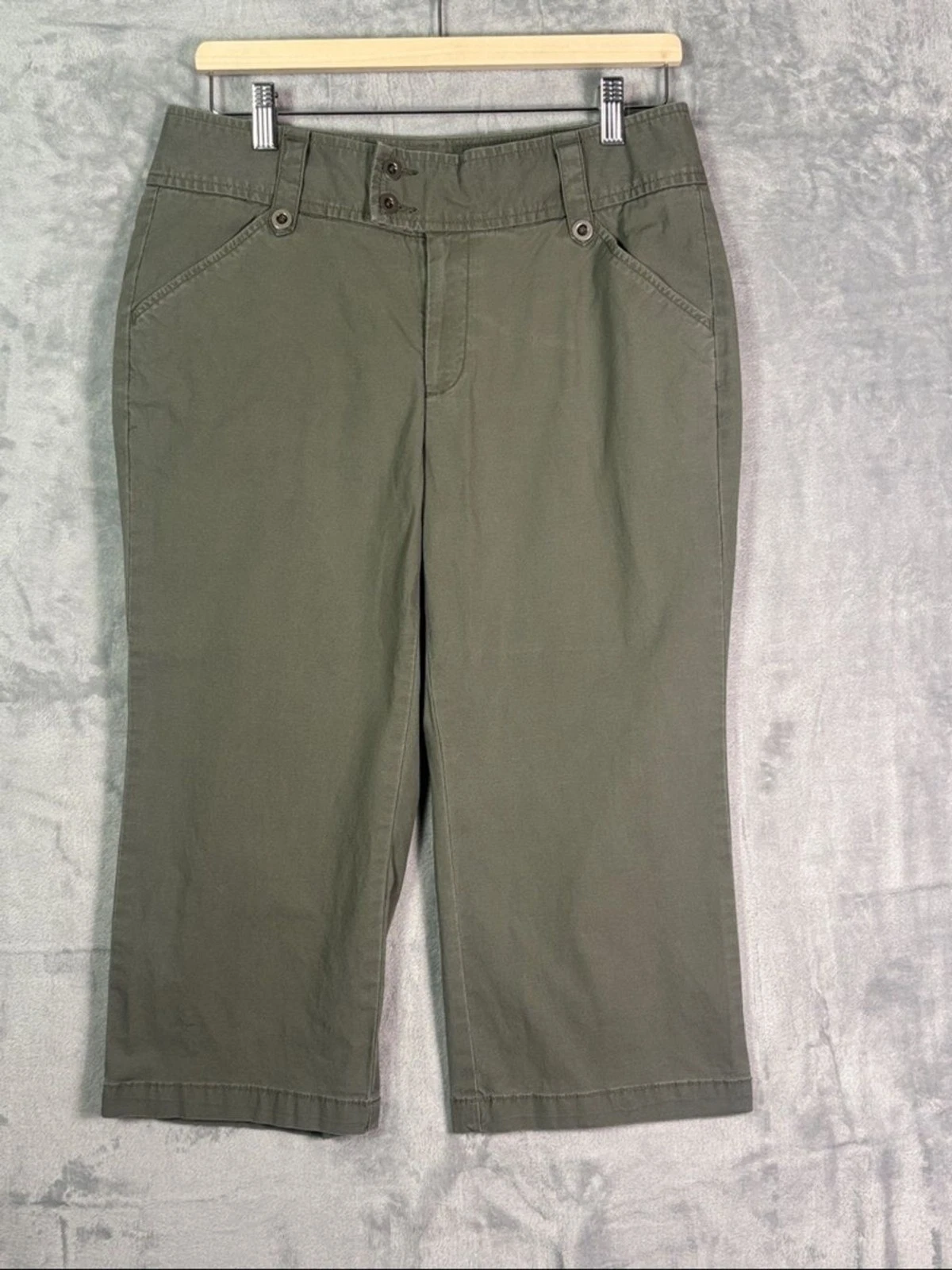 Dockers Green Cropped Capri Chinos Size 8