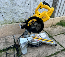 DEWALT DWS773-GB 240 V 216mm Sliding Mitre Saw