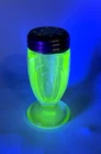 Hazel Atlas 'Ribbon' Uranium Green Salt Shaker 3" 1930s Depression Era