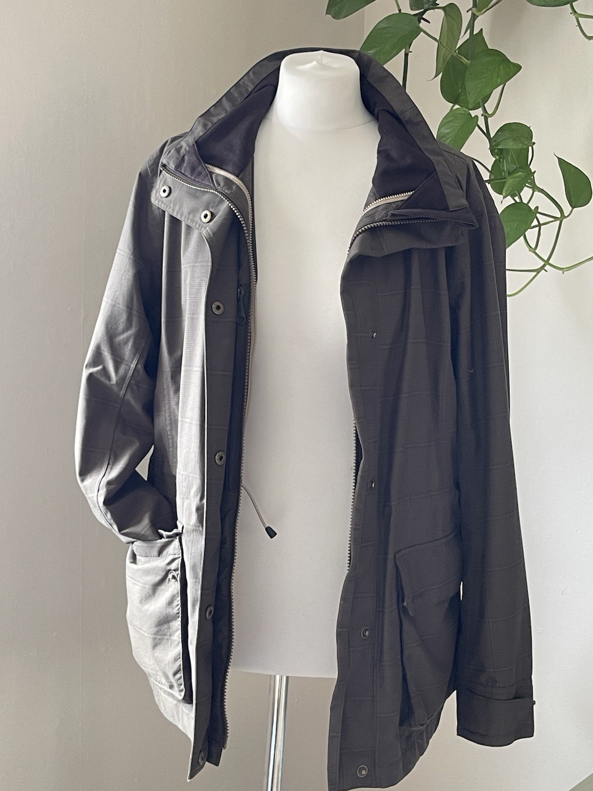 RRP£169 Rohan Women Jacket, Excellent Condition, Size M Waterproof, Forest Green image 4