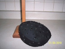 VINTAGE LADIES BLACK WOOL FUR FELT PILLBOX HAT W/ ONYX BEADS 54CM