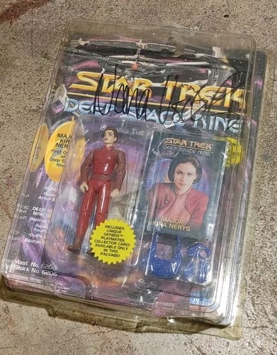 STAR TREK DEEP SPACE NINE KIRA NERYS Action Figure Signed NANA VISITOR Playmates - Picture 2 of 5