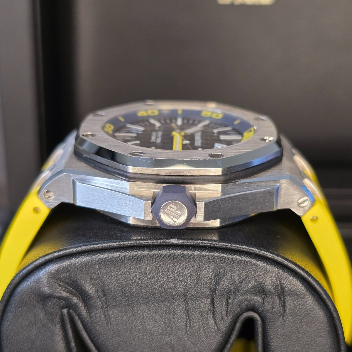 MINT AUDEMARS PIGUET ROYAL OAK OFFSHORE DIVER 42MM 15710ST STEEL