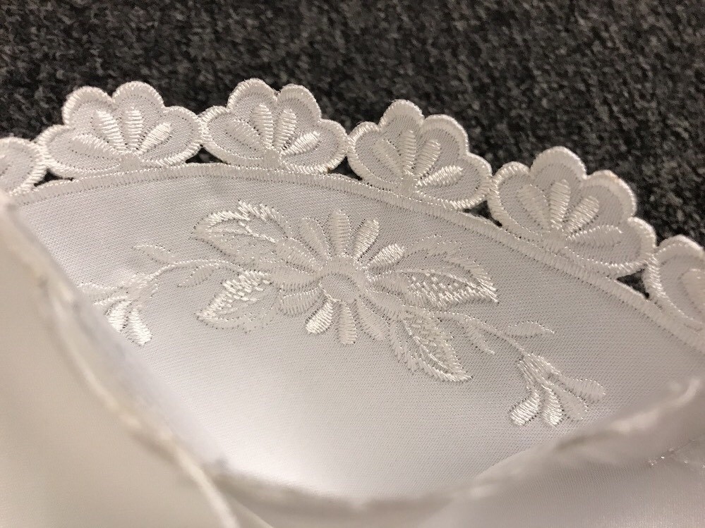 White Embroidery Bun Warmer Candy Roll Holder Embroidered Flower Snap Button