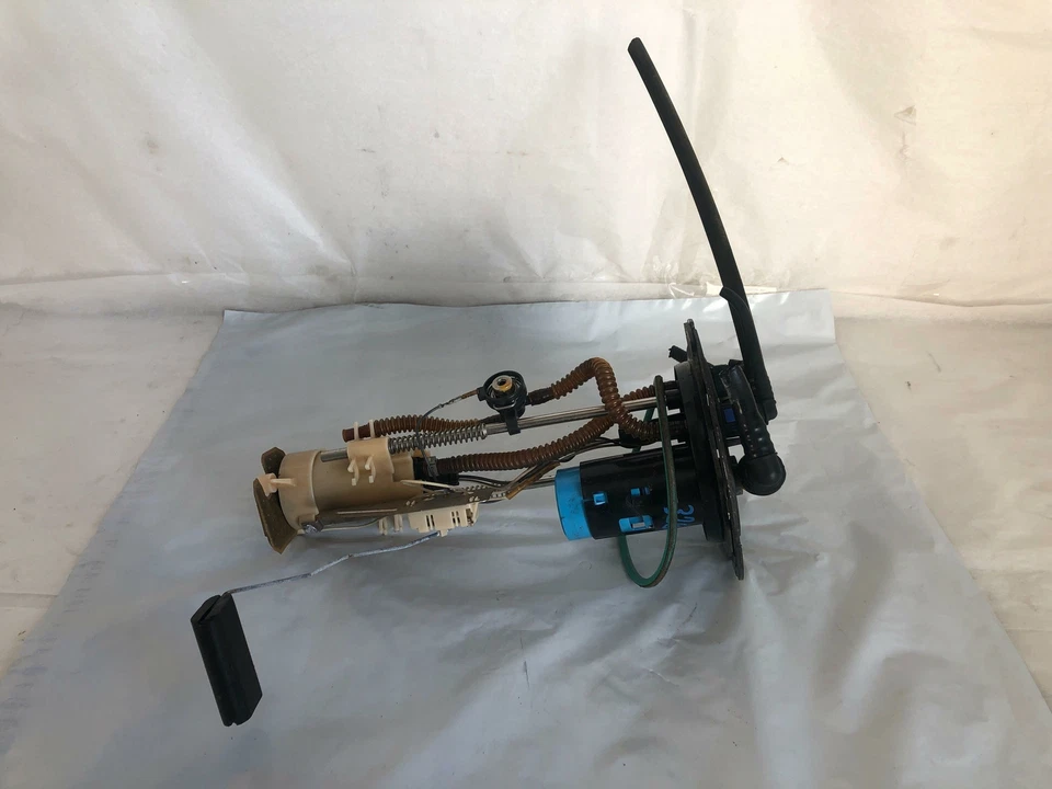 Ford Ranger Super Cab 2007-2011 (126" WB) conjunto de bomba de combustible automático 3,0 L 6 cilindros *J Foto 3 de 4