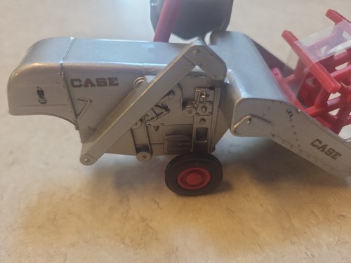 Vintage Ertl Collectibles Diecast Case Pull-Type Combine, Have been displayed - Picture 7 of 9