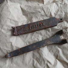 Uchwyt do popielni Firefox plus inne - pasuje do większości popielaczy kuchenki - par narzędzi