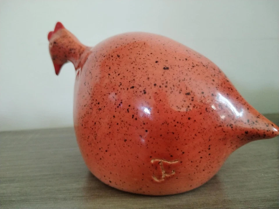 Poule en céramique signé F - Photo 4/4