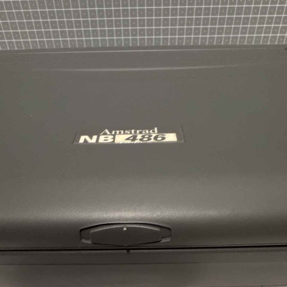 Nitrous Notebook NOS Amstrad NB 486 Vintage Notebook Computer Laptop 486 DX4, 8MB RAM ...
