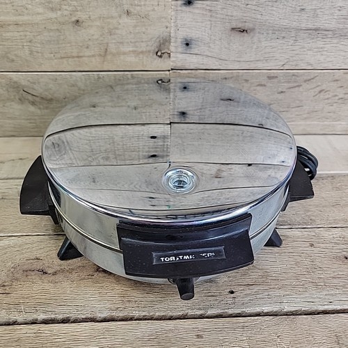 Vintage Toastmaster Waffle Maker Baker Iron Non-Stick W252A Chrome Bakelite USA