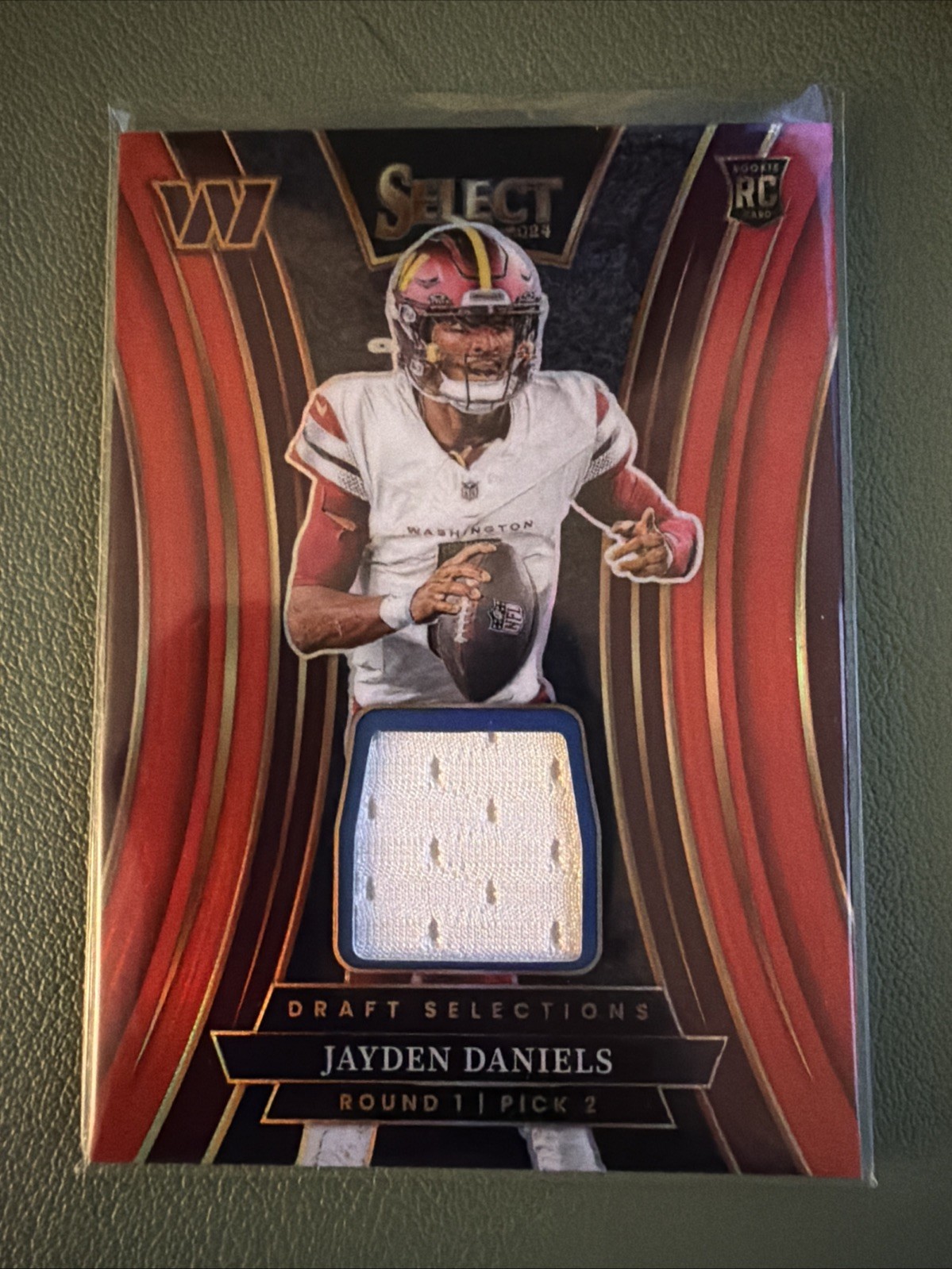 2024 Panini Select - Draft Selections Memorabilia Jayden Daniels #DSM-JDS Red...