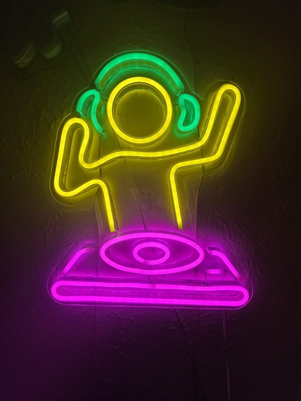 DJ Booth Player Neon Sign- DJ Disk Jockey LED Light up Signs- Bar Pub Wall Decor