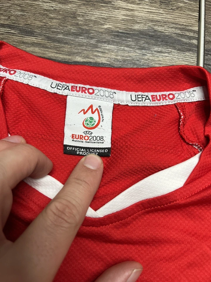 Camiseta UEFA Austria Suiza 2008 mediana Foto 2 de 4