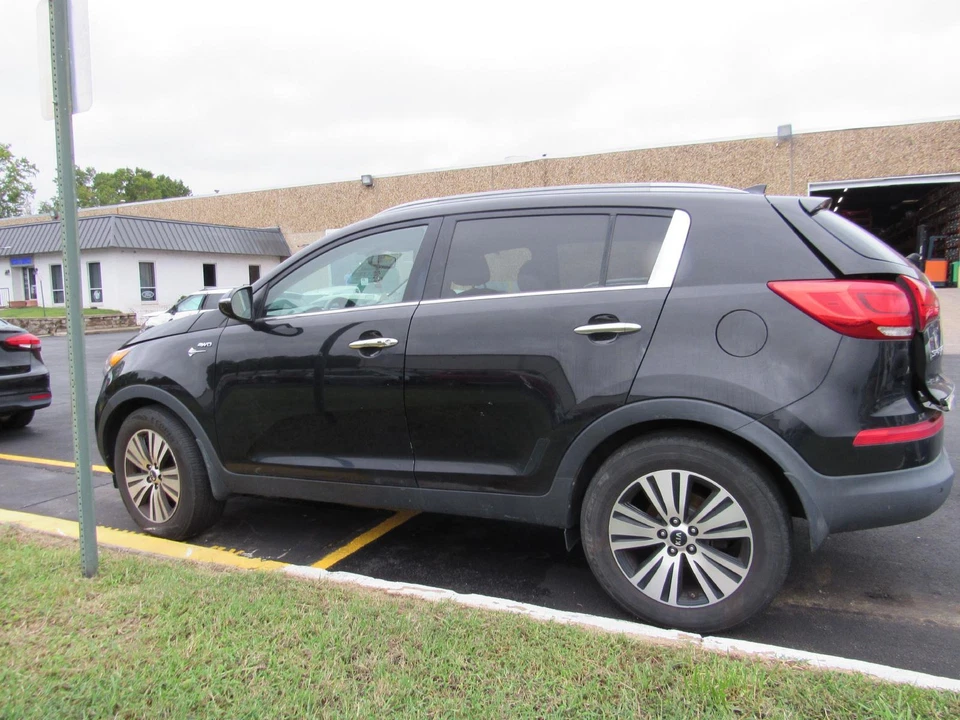 Faro antiniebla derecho 14 15 16 KIA SPORTAGE Foto 4 de 4