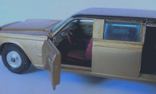 Corgi Toys No.262 Lincoln Continental Limousine Car (1967-69) To Restore. - Picture 4 of 16