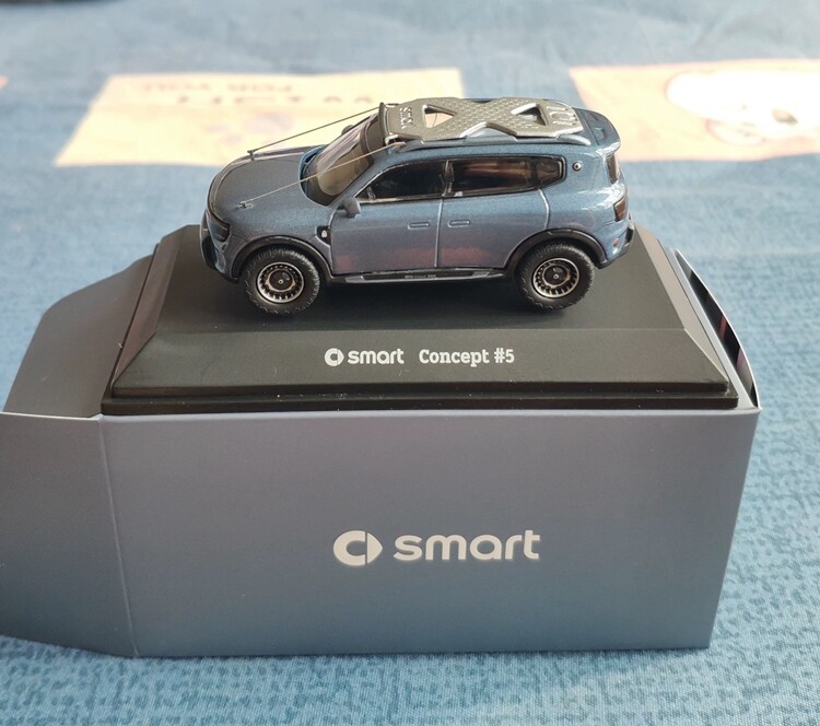 Original 1/64 Scale Smart #5 Concept Car Diecast Model Car Gifts
