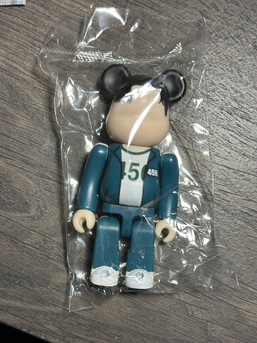 Bearbrick Be@rbrick 100% Series 44- Squid Game Player 456 Bearbrick Be@rbrick 100% Series 44- Squid Game Player 456