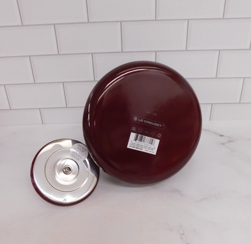 Le Creuset 1.7 Quart Whistling Kettle with Gold Knob and Brackets, Rhone - New - Picture 7 of 7