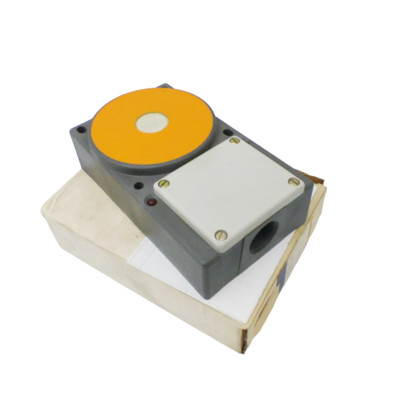 SIEMENS BERO 3SG1667-1BJ87 3SG1 667-1BJ87 Ultrasonic Sensor -Unused-