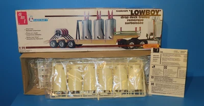 70er Jahre AMT/ Matchbox 1:25 Tieflader Anhänger "Lowboy" ungebaut in OvP#9277 - Bild 1 von 4