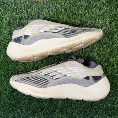Adidas Yeezy 700 V3 Fade Salt Men s Size 9.5 Sneakers Shoes ID1674